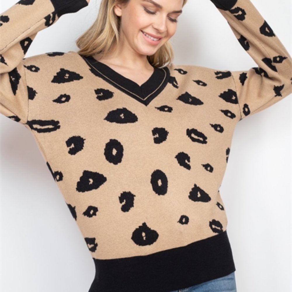 CASUAL DOLLZ Leopard Print Sweater Top - Picture 4 of 7